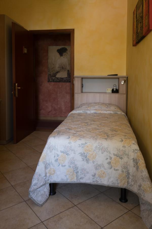 Albergo Etrusco Calusco d'Adda Bagian luar foto